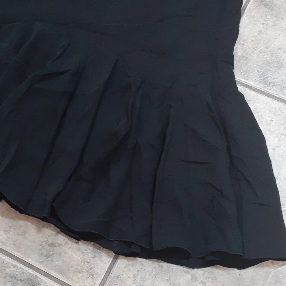 *Armani Collezioni women’s skirt black size 12 - Picture 2 of 5